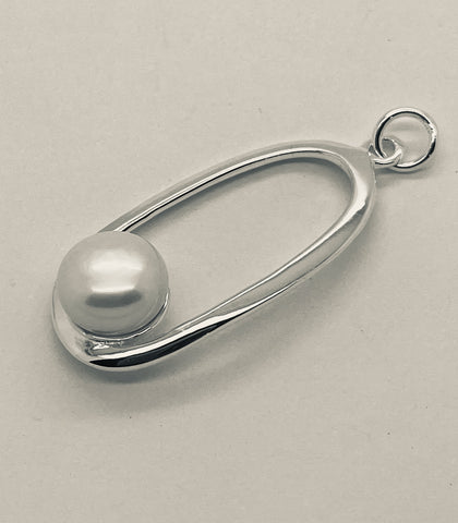 Pearl Oval Hoop Pendant